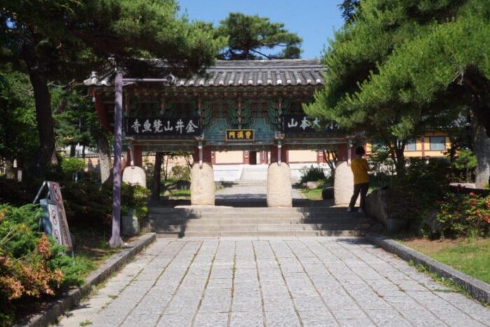 韓国釜山のポモサの寺門